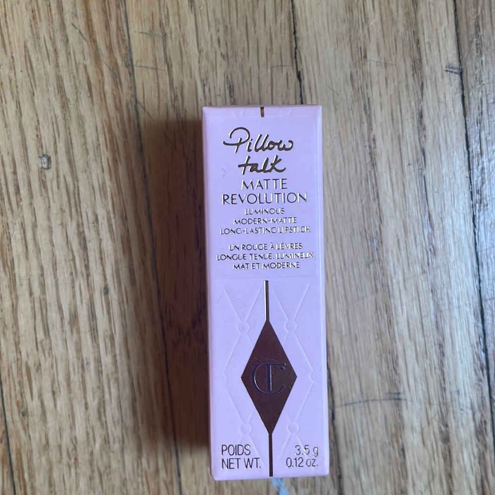 Charlotte Tilbury
Matte Revolution Lipstick- Pillow Talk Collection